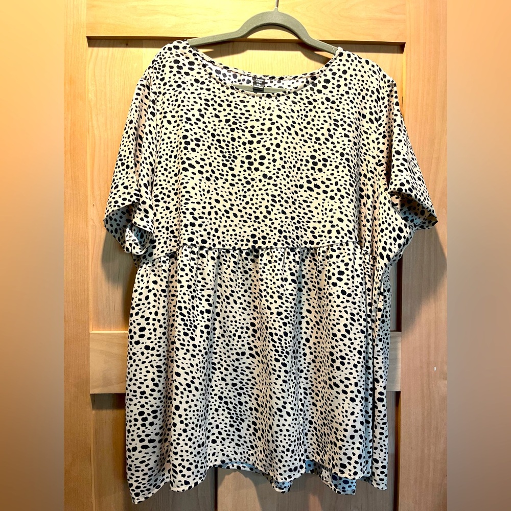 SHEIN Curve 4XL shirt. NEW WITHOUT TAGS! Fits like a 3XL!!